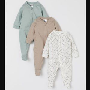 H&M 3-pack Zip Up Footie Pajamas 0-3month